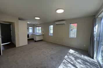 2/672 Ferry Road, Woolston