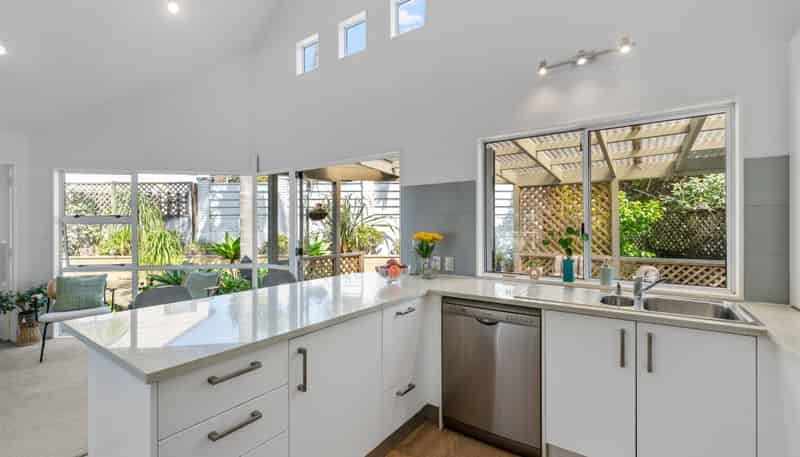 1/16 Sailfish Drive, West Harbour