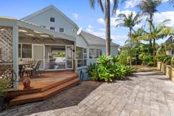 1/16 Sailfish Drive, West Harbour