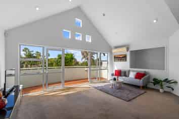 1/16 Sailfish Drive, West Harbour