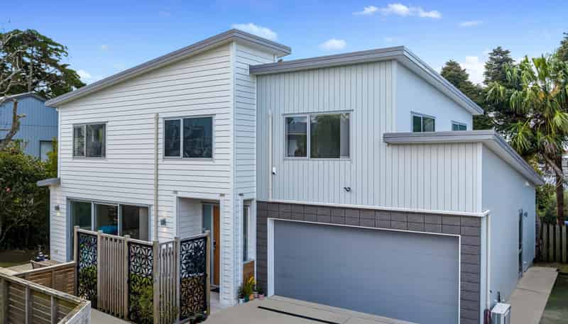 32B Tirimoana Road, Te Atatu South