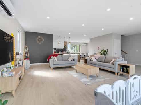 32B Tirimoana Road, Te Atatu South