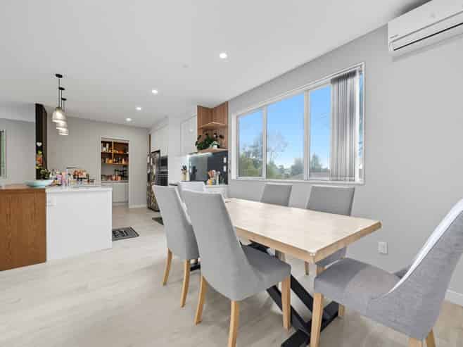 32B Tirimoana Road, Te Atatu South