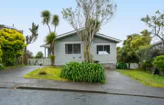 32 Thurleigh Grove, Karori
