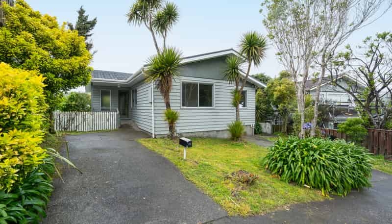 32 Thurleigh Grove, Karori