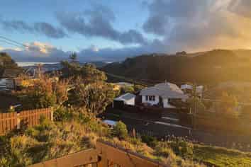 11 Miles Crescent, Newlands