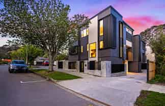 8A  Eglinton Avenue, Mount Eden