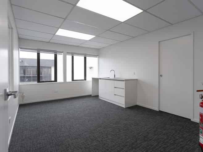 Clean, functional and versatile Wiri space