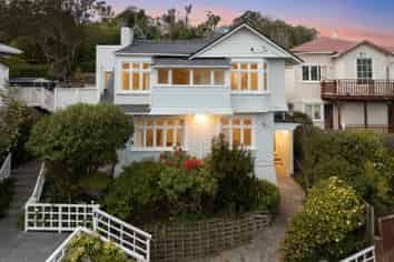 142 Kelburn Parade, Kelburn