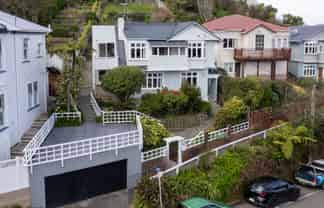142 Kelburn Parade, Kelburn