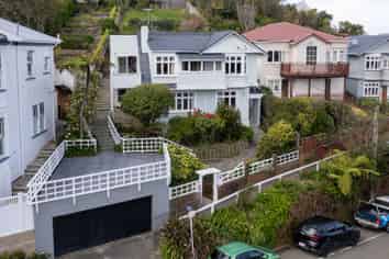 142 Kelburn Parade, Kelburn