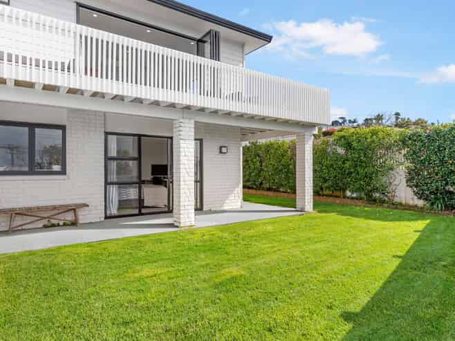 33b Parr Terrace, Castor Bay