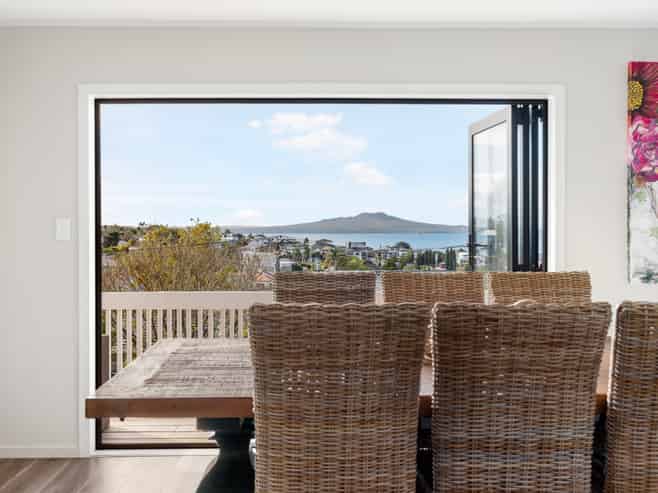 33b Parr Terrace, Castor Bay