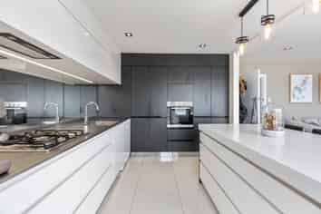77 Pohutukawa Place, Bell Block