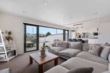77 Pohutukawa Place, Bell Block