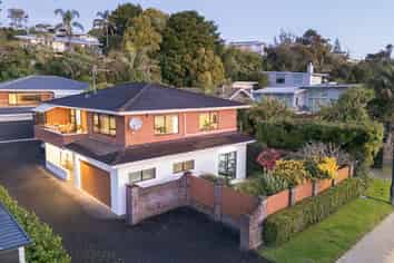 54a The Circle, Manly
