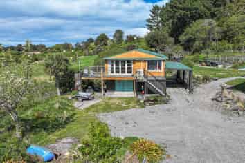 6 Port Robinson Road, Domett