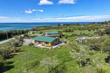 6 Port Robinson Road, Domett