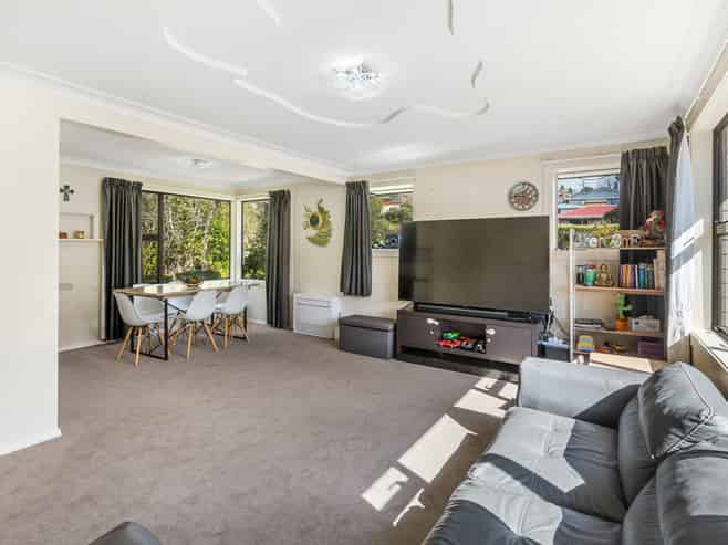 17 Colquhoun Street, Glenross