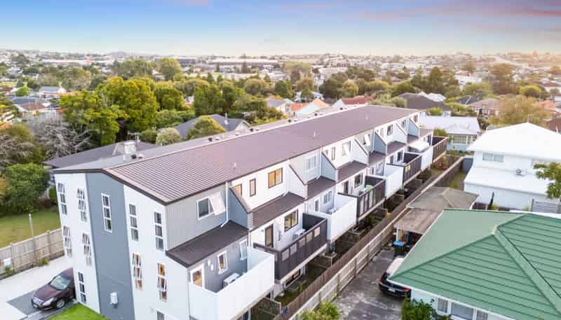 8/273 Mount Albert Road, Sandringham