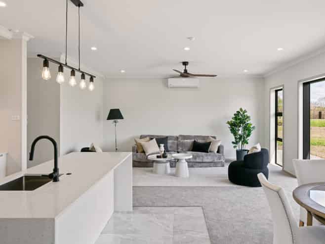 20 Allan Avenue, Lytton West