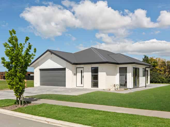 20 Allan Avenue, Lytton West