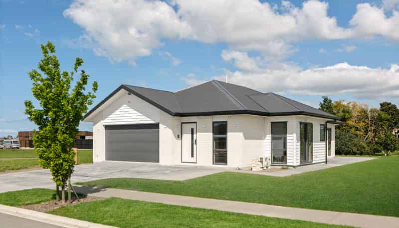 20 Allan Avenue, Lytton West