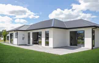 20 Allan Avenue, Lytton West