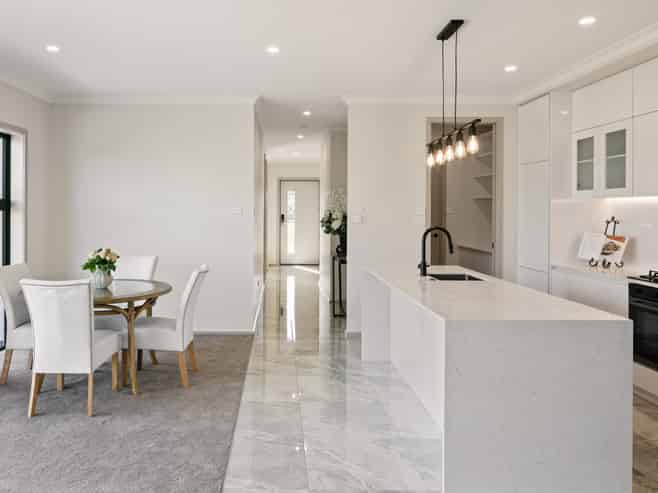 20 Allan Avenue, Lytton West