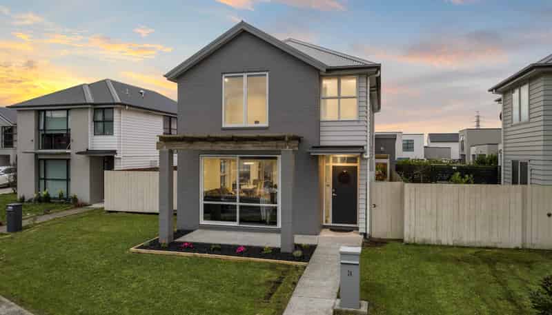 24 Soaring Bird Drive, Takanini