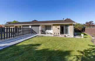 1/20 De Bloge Place, Burwood