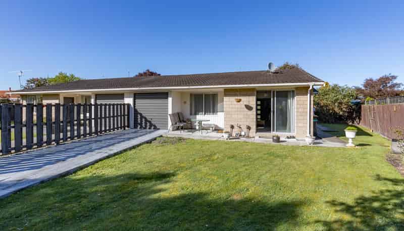 1/20 De Bloge Place, Burwood
