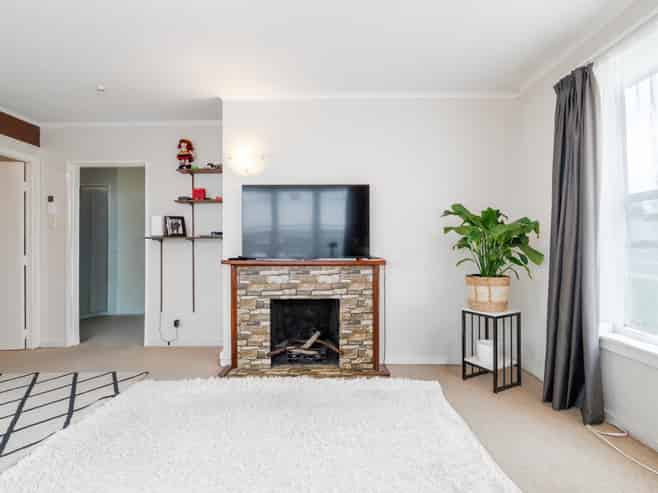 27 May Road, Mount Roskill