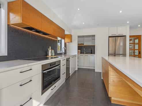 519 Avonhead Road, Avonhead