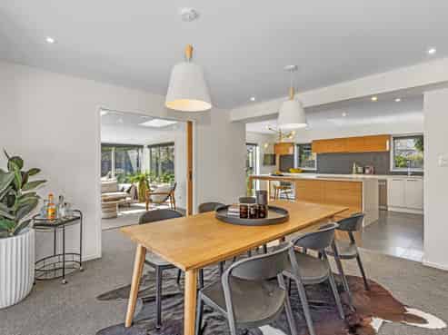 519 Avonhead Road, Avonhead