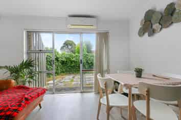 1/27 Brookfield Avenue, Onehunga