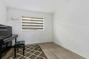 1/27 Brookfield Avenue, Onehunga