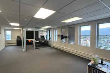 Bargain Office Space in ex. condition