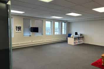 Bargain Office Space in ex. condition