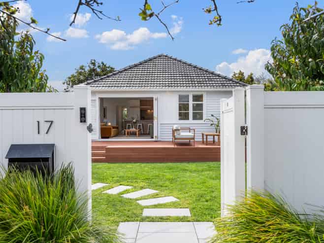 17 Phyllis Street, Mount Albert