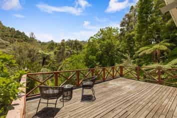 55 Whatipu Road, Huia