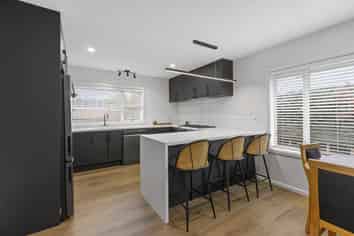 384 Yaldhurst Road, Russley