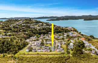 8/4 Tohitapu Road, Paihia