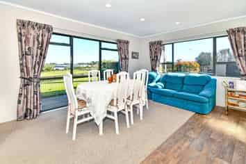 6 Martingale Drive, Kingseat