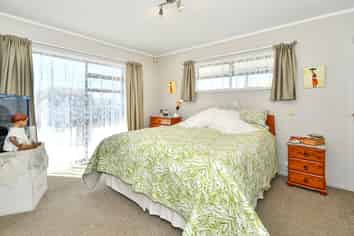 6 Martingale Drive, Kingseat