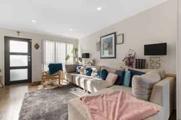 9 Lovely Lane, Manurewa