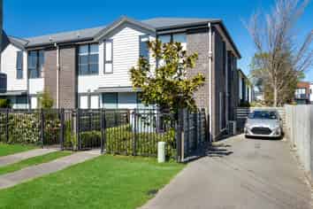 1/14 Buffon Street, Waltham