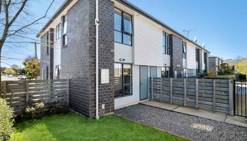 1/14 Buffon Street, Waltham