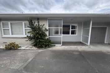 2/29 Middle Road, Havelock North