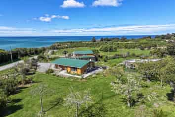 6 Port Robinson Road, Domett